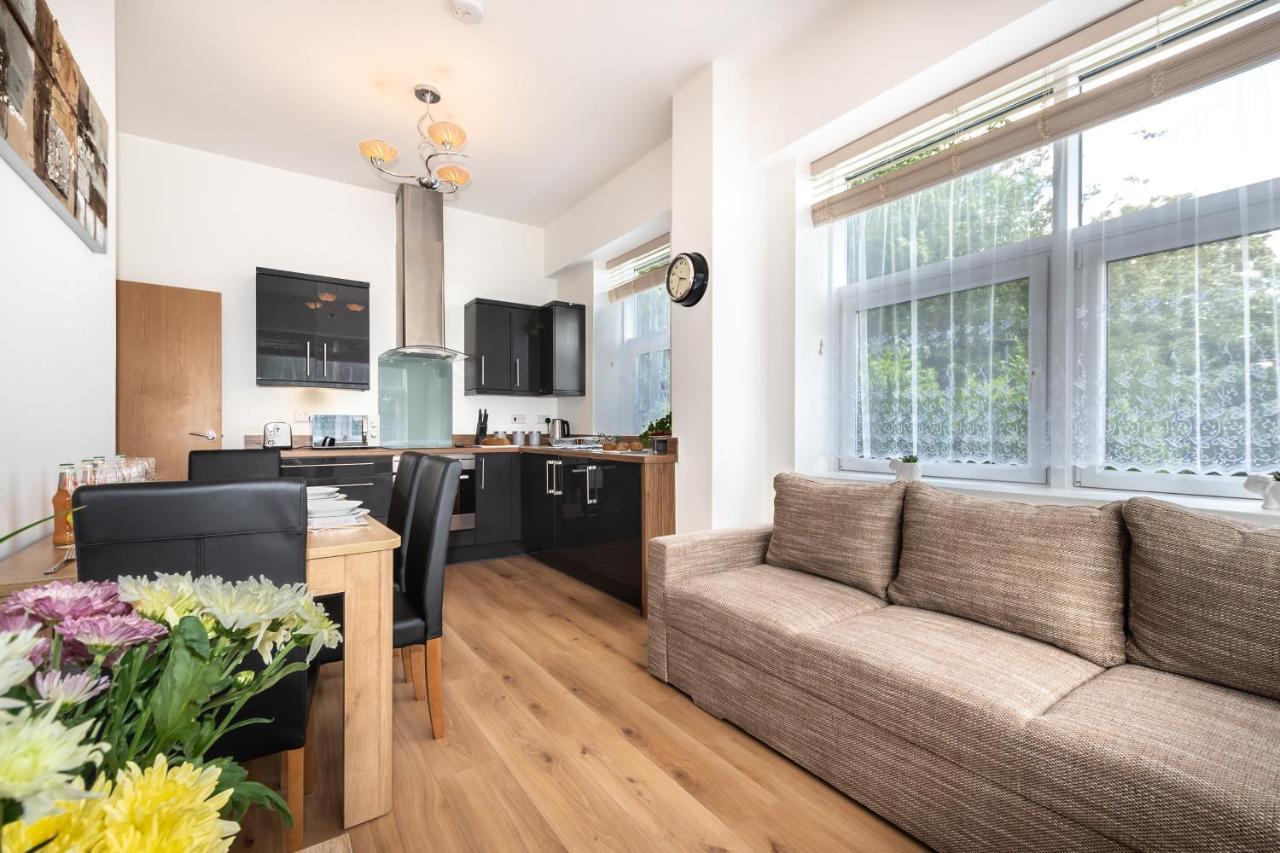 Silver Moon, 2 Bedrooms In Free Parking