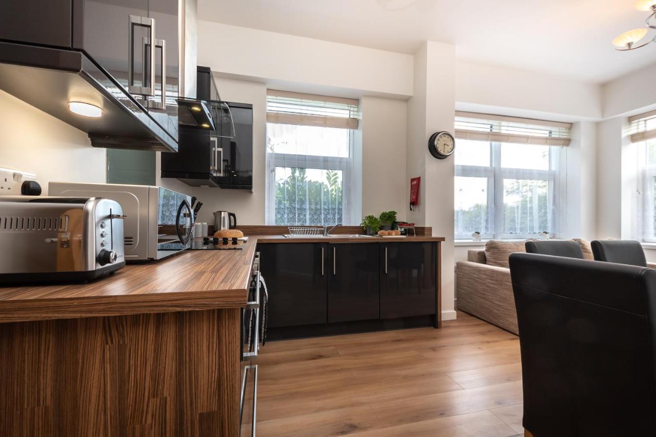 Silver Moon, 2 Bedrooms In Free Parking Southampton
