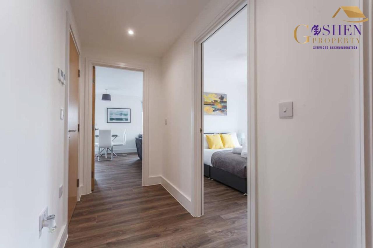 2 Bedroom Chapel Riverside At Goshen Serviced Southampton, Free Wifi & Parking * Southampton