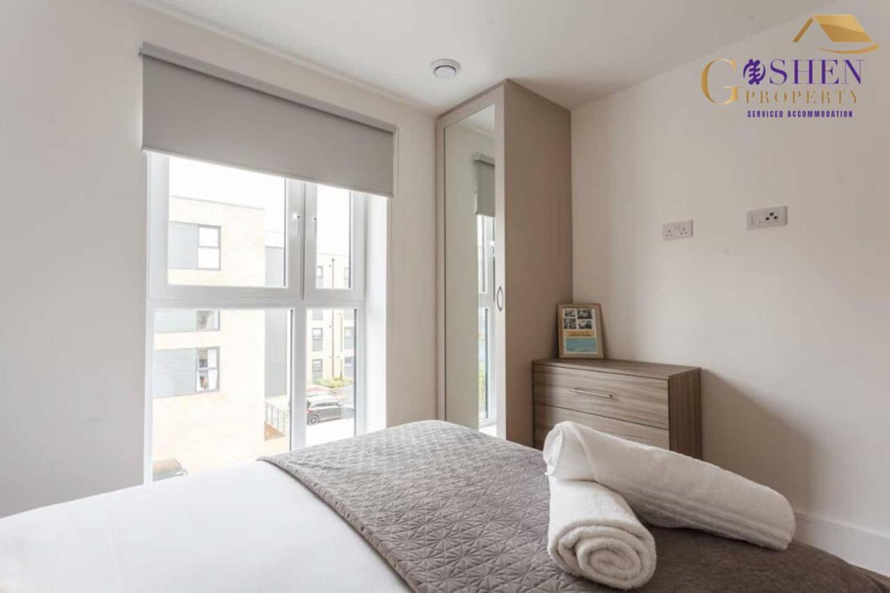2 Bedroom Chapel Riverside At Goshen Serviced Southampton, Free Wifi & Parking Apartment *