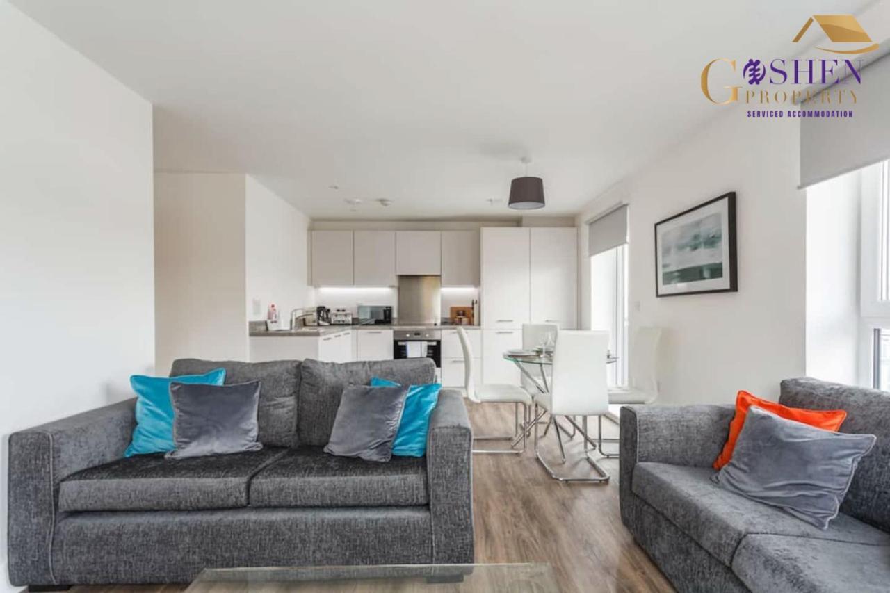 2 Bedroom Chapel Riverside At Goshen Serviced Southampton, Free Wifi & Parking
