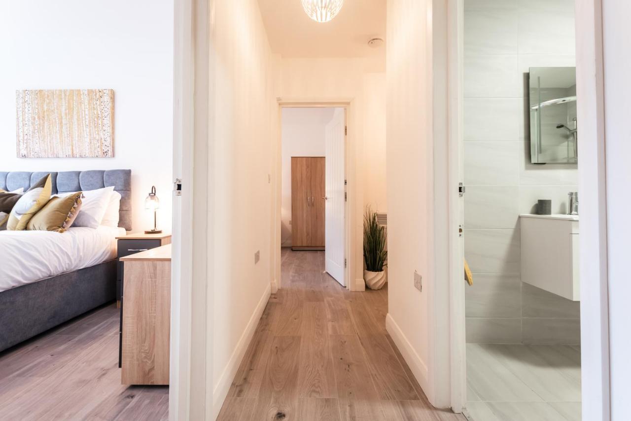 Apartment Apartments: Location With Parking *