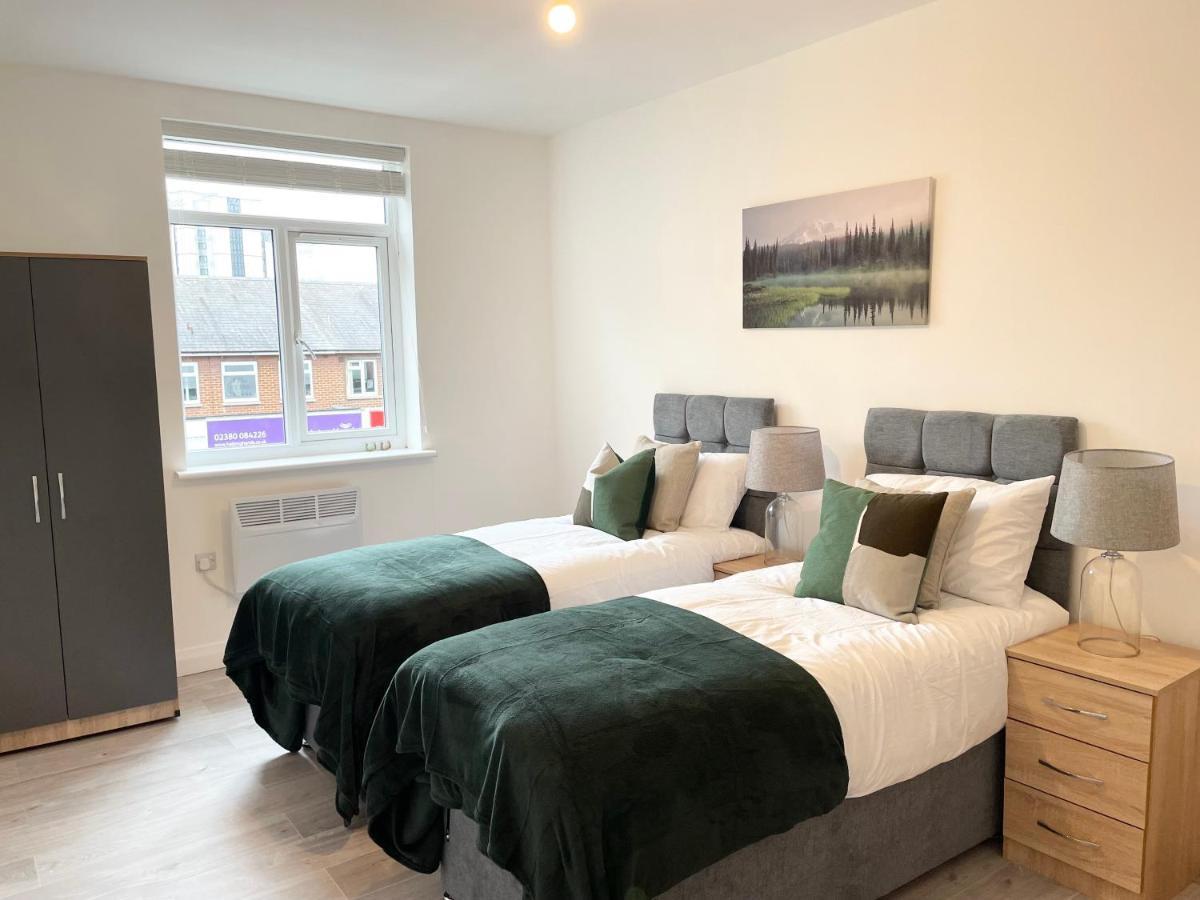 Apartments: Location With Parking Apartment *
