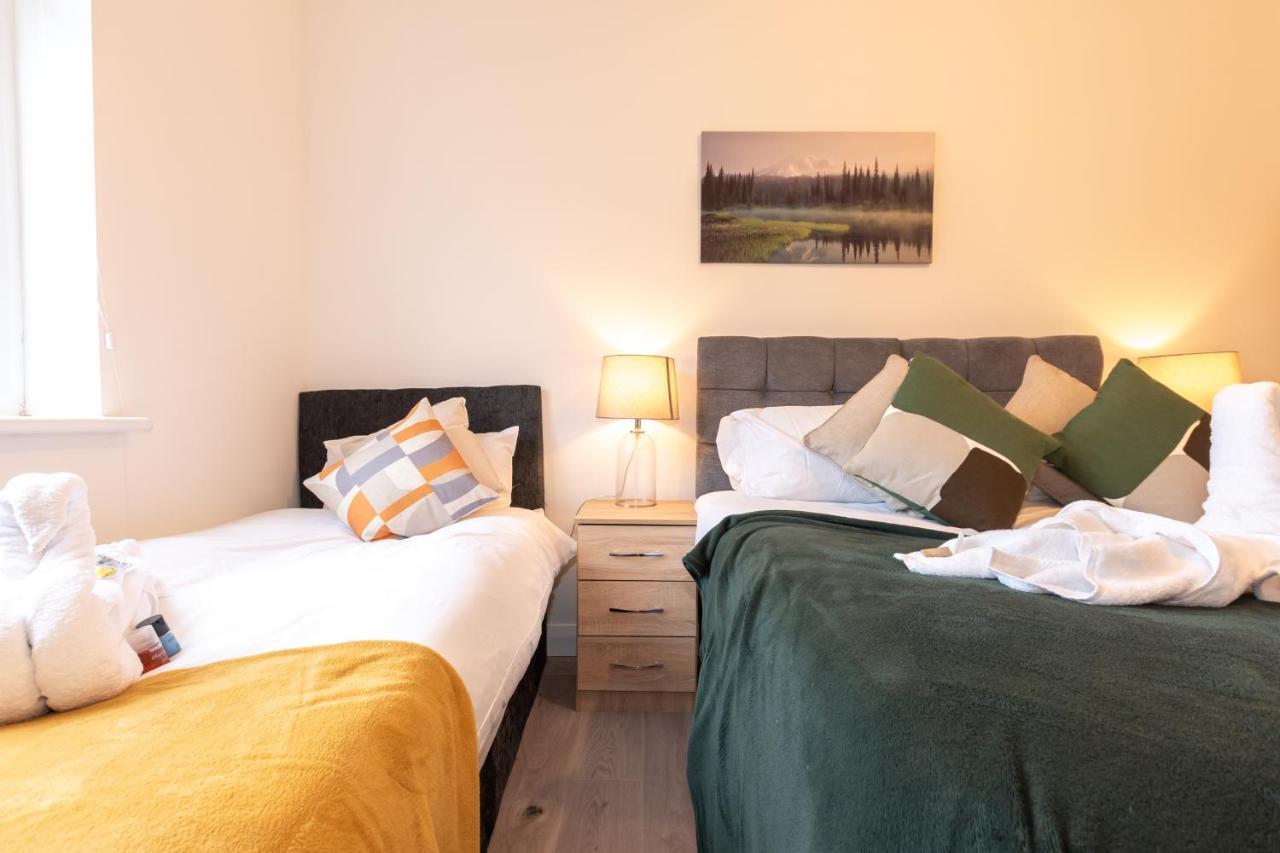 Apartments: Location With Parking
