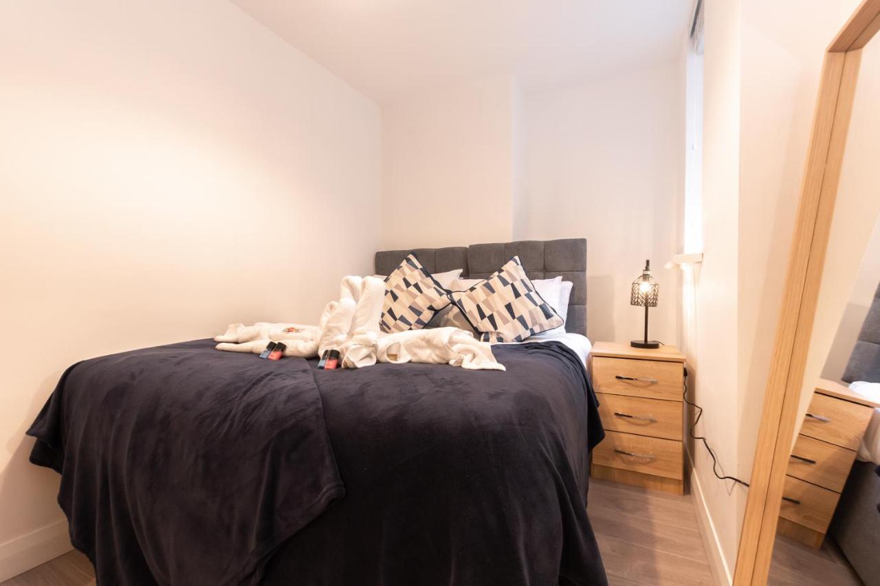 Apartments: Location With Parking