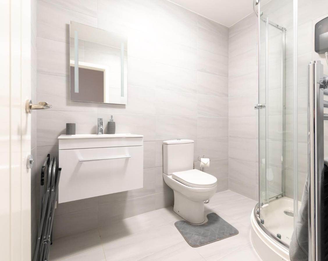 Apartments: Location With Parking Apartment Southampton