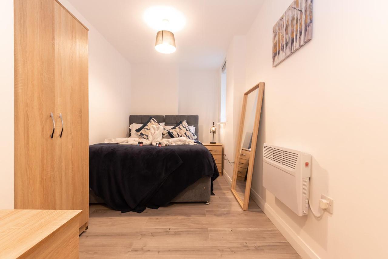 Apartment Apartments: Location With Parking *