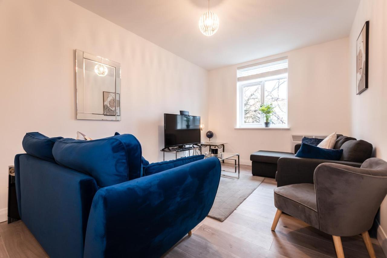 Apartment Apartments: Location With Parking *