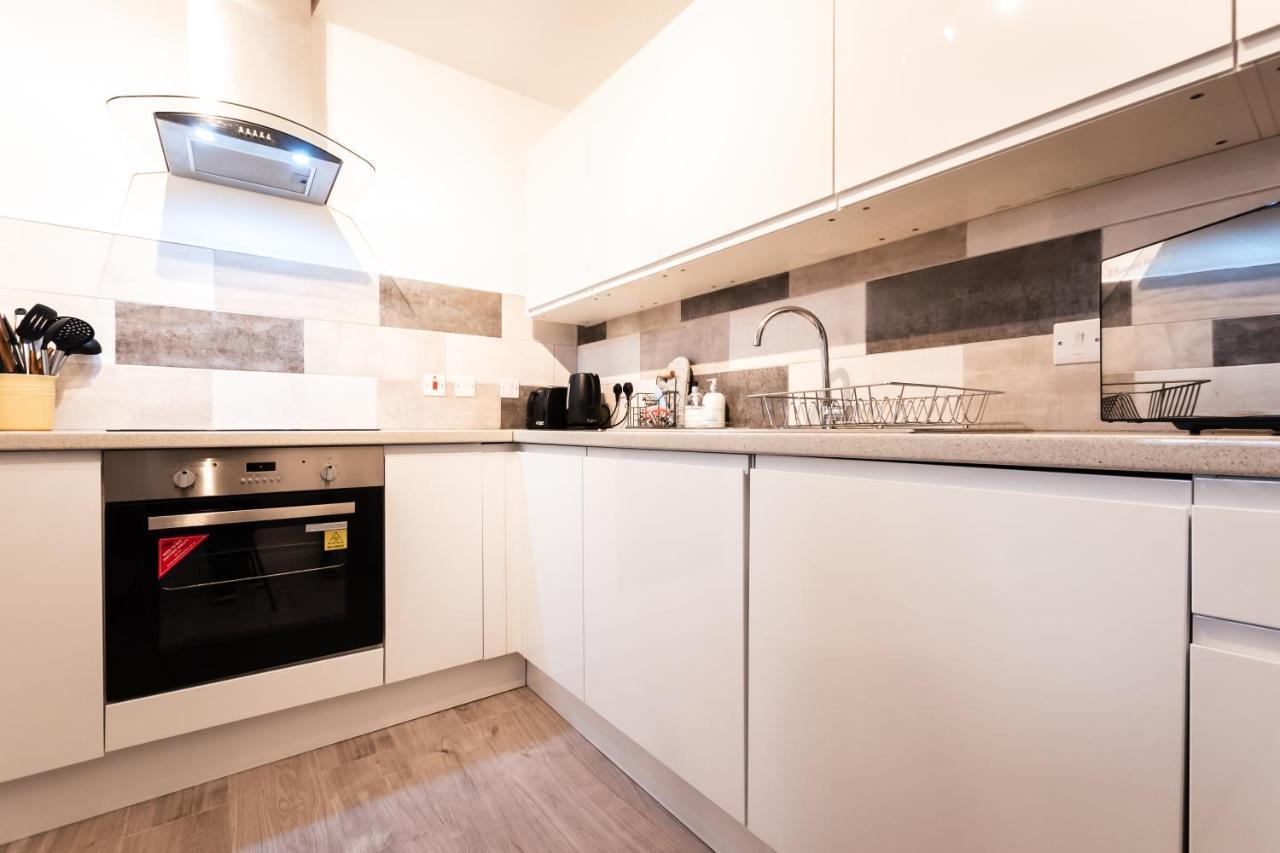 Apartments: Location With Parking Southampton