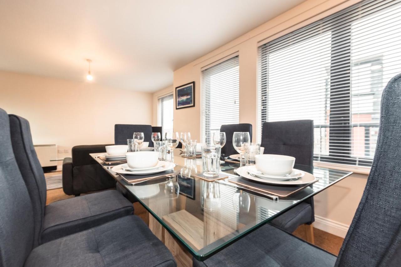 Apartment Centre Loft: Spacious 3-bed With Secure Parking