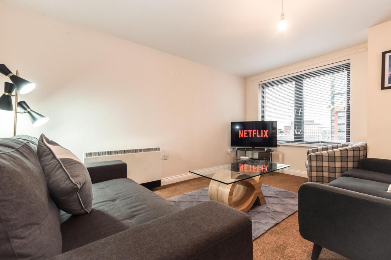 Centre Loft: Spacious 3-bed With Secure Parking Apartment Southampton