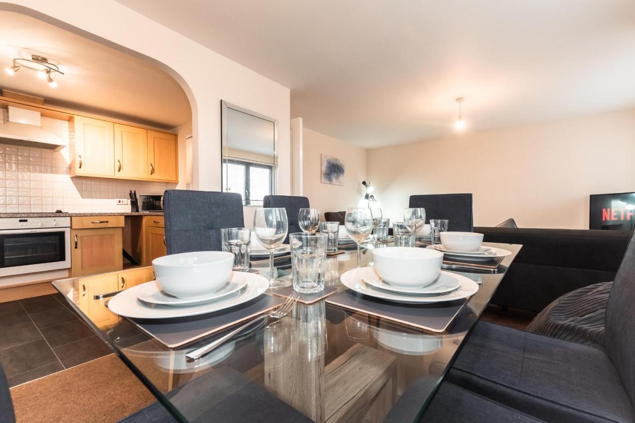 Centre Loft: Spacious 3-bed With Secure Parking Apartment Southampton
