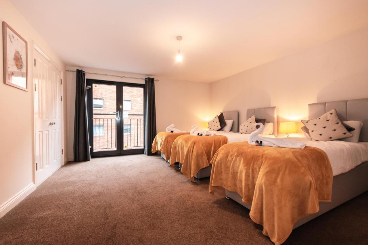 Centre Loft: Spacious 3-bed With Secure Parking * Southampton