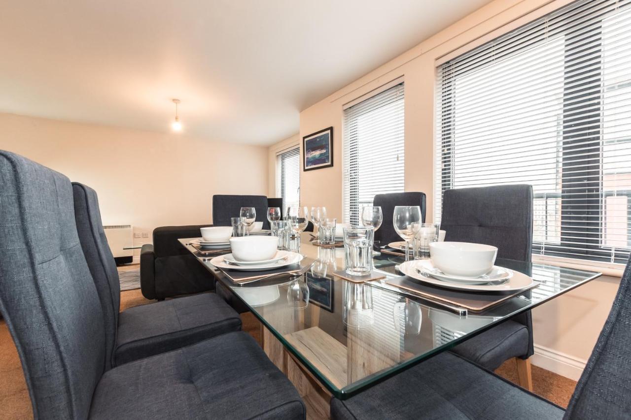 Apartment Centre Loft: Spacious 3-bed With Secure Parking