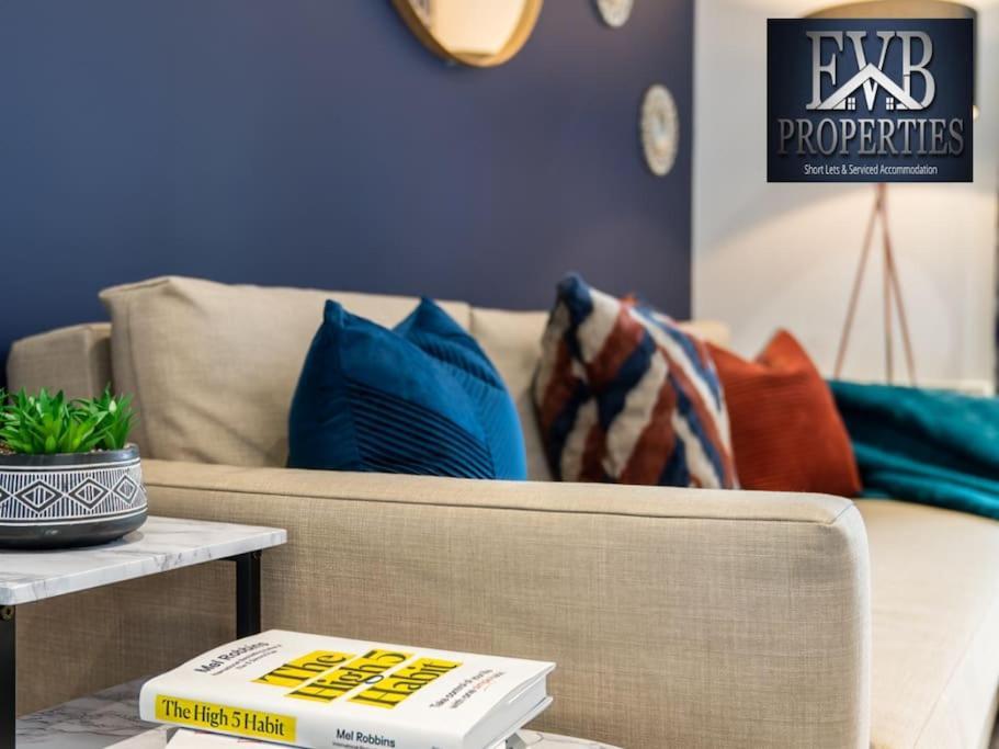 Apartment Charming Cosy Getaway Ideal For Leisure & Business