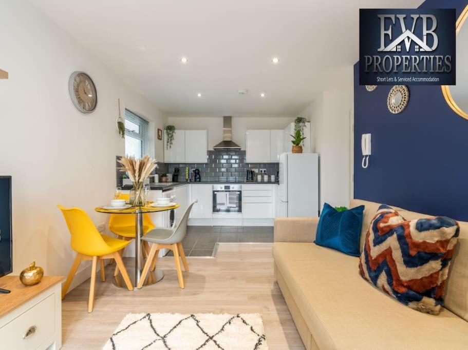Apartment Charming Cosy Getaway Ideal For Leisure & Business