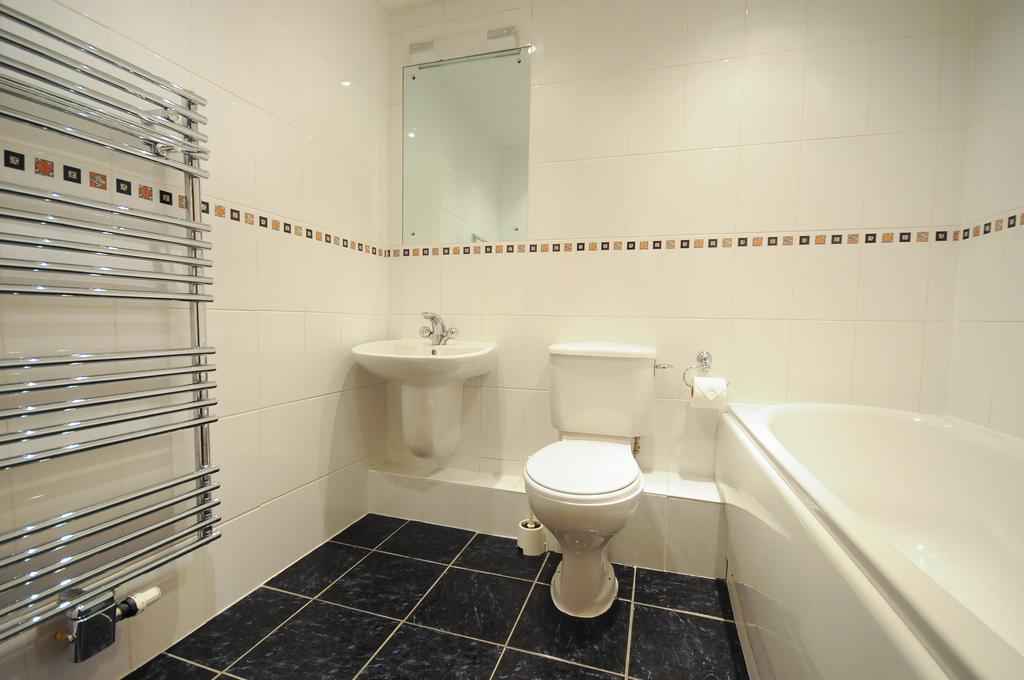 Town Or Country - Charter House * Southampton