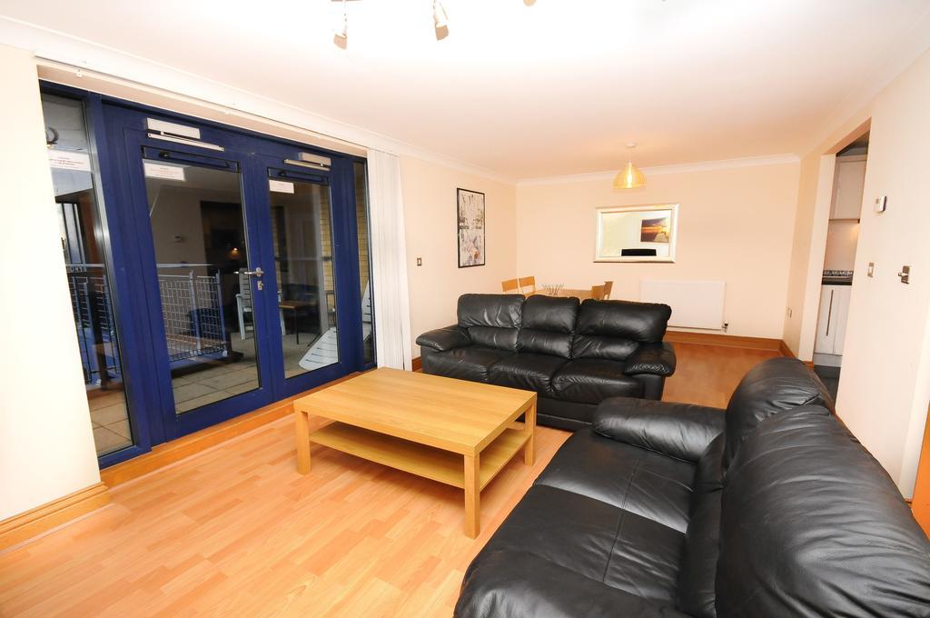 Town Or Country - Charter House Southampton