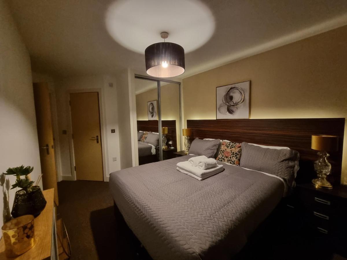 High Street - 2bd - King Beds - Parking - Wise Apartment Southampton