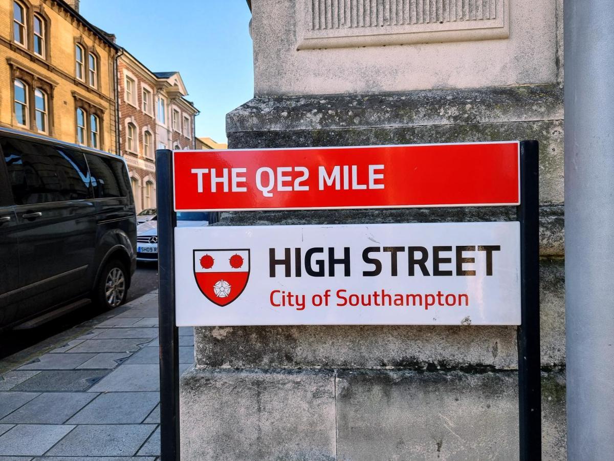 High Street - 2bd - King Beds - Parking - Wise *