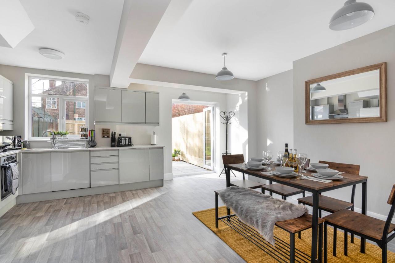 Spacious 3 Bed House, Netflix, Garden, Parking * Southampton