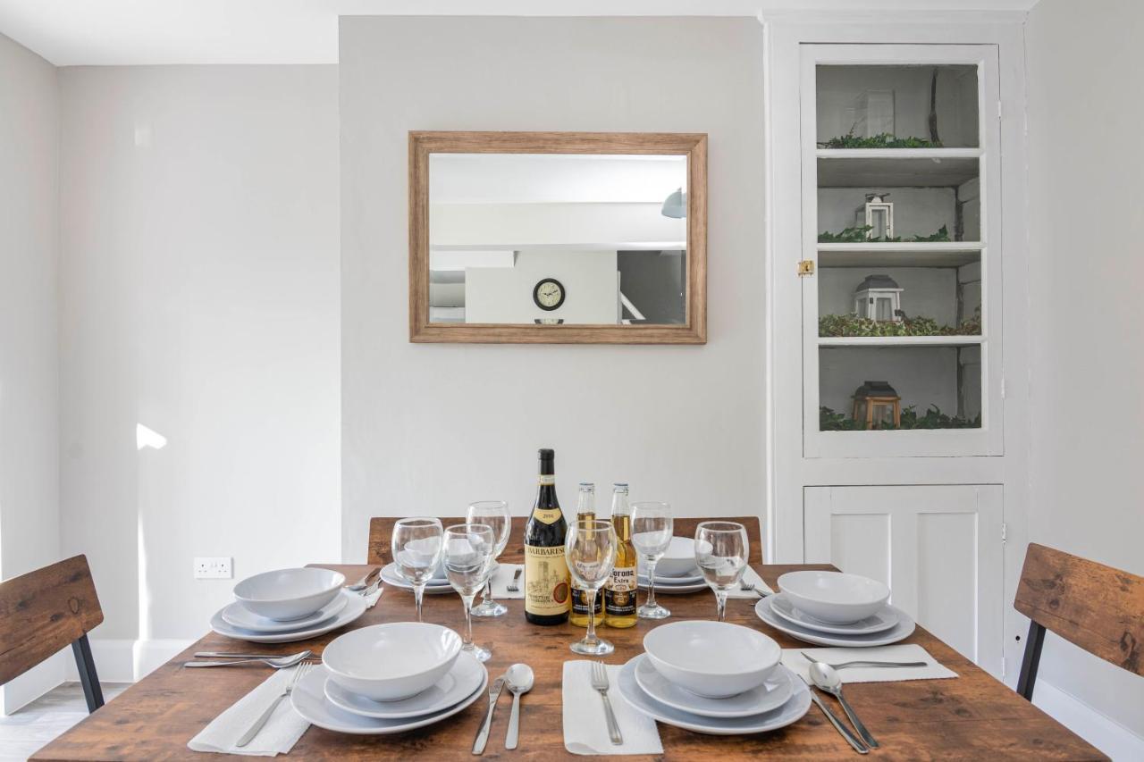 Spacious 3 Bed House, Netflix, Garden, Parking