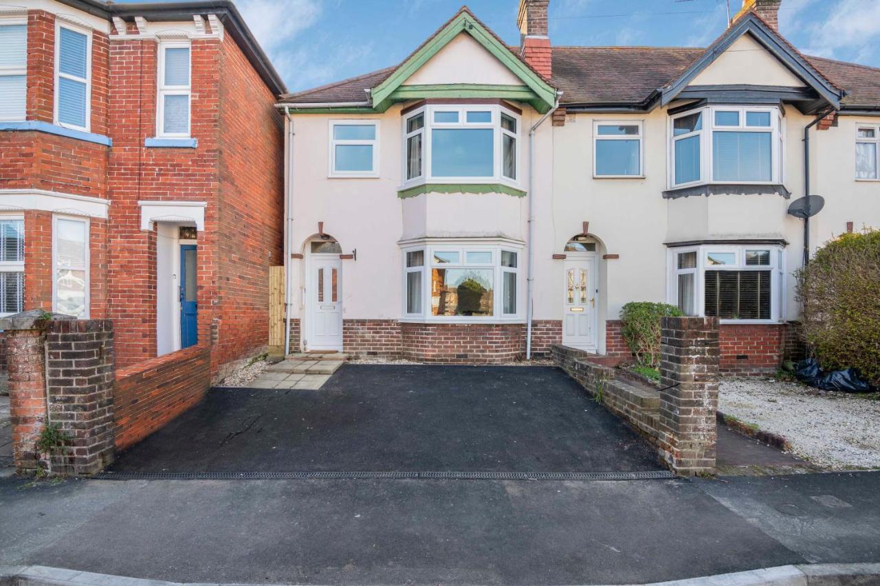 Spacious 3 Bed House, Netflix, Garden, Parking Southampton