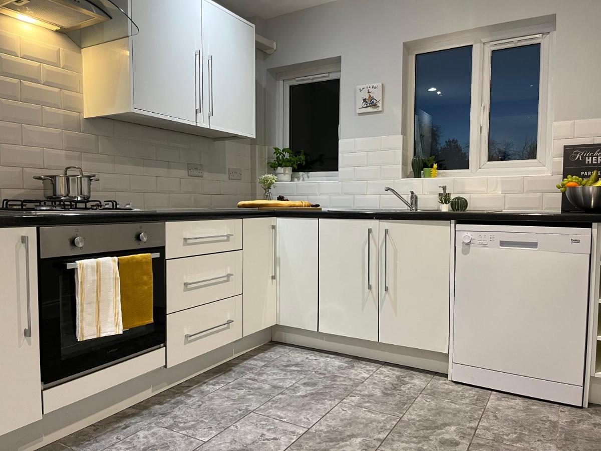 Holiday home Three Bedroom With Garden *