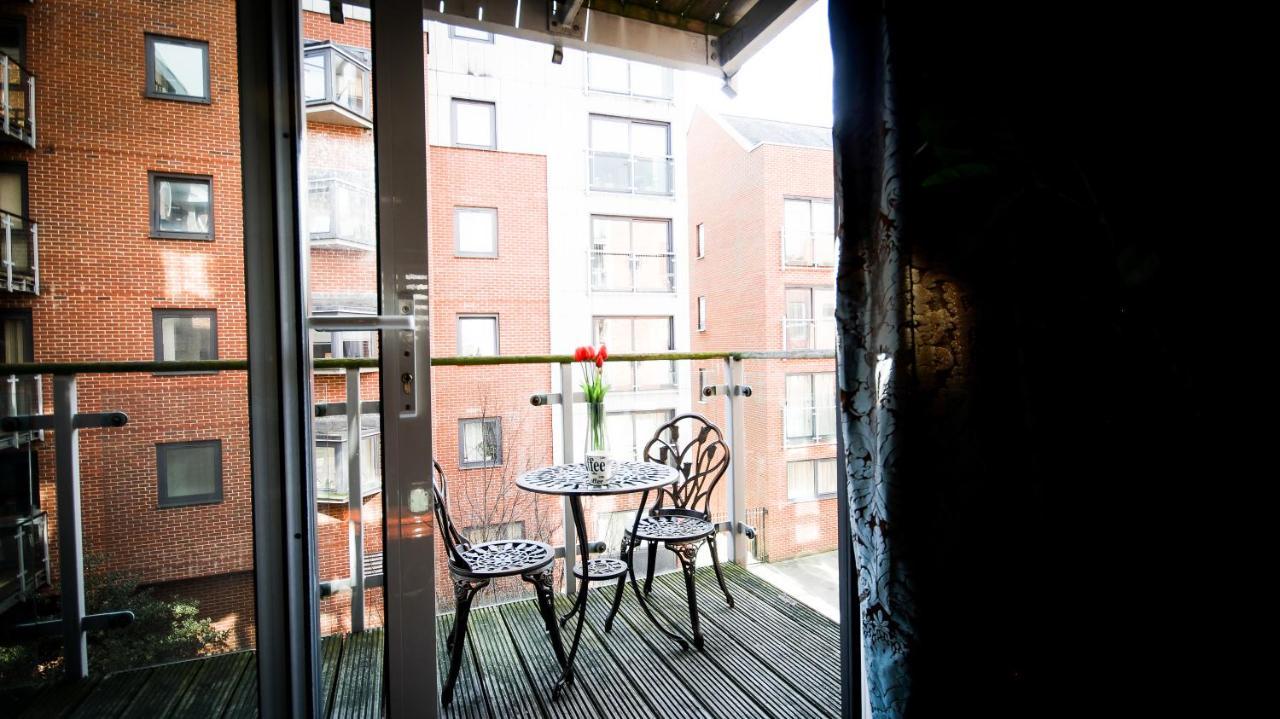 High Street - 2bd - King Beds - Parking - Wise Apartment *