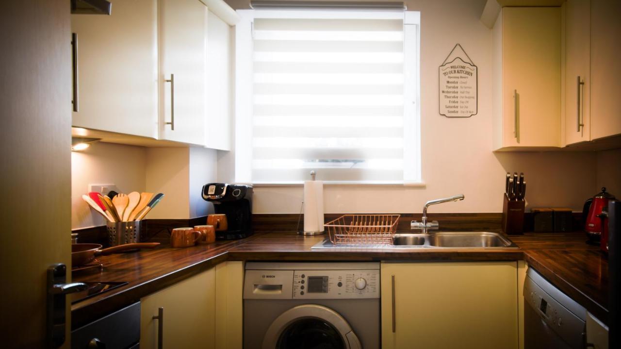Apartment High Street - 2bd - King Beds - Parking - Wise