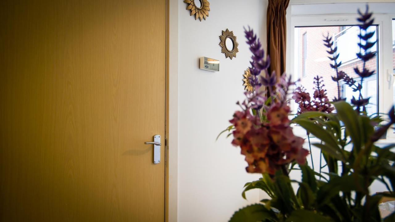 Apartment High Street - 2bd - King Beds - Parking - Wise Southampton