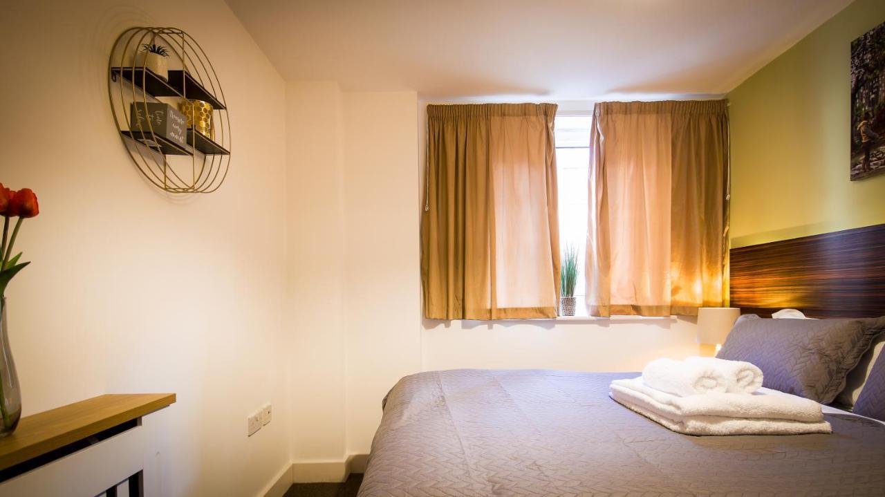 Apartment High Street - 2bd - King Beds - Parking - Wise Southampton