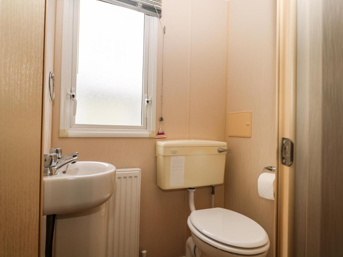Solent Breezes, Caravan 108
