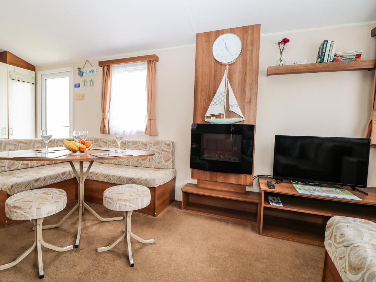 Solent Breezes, Caravan 108 Holiday home