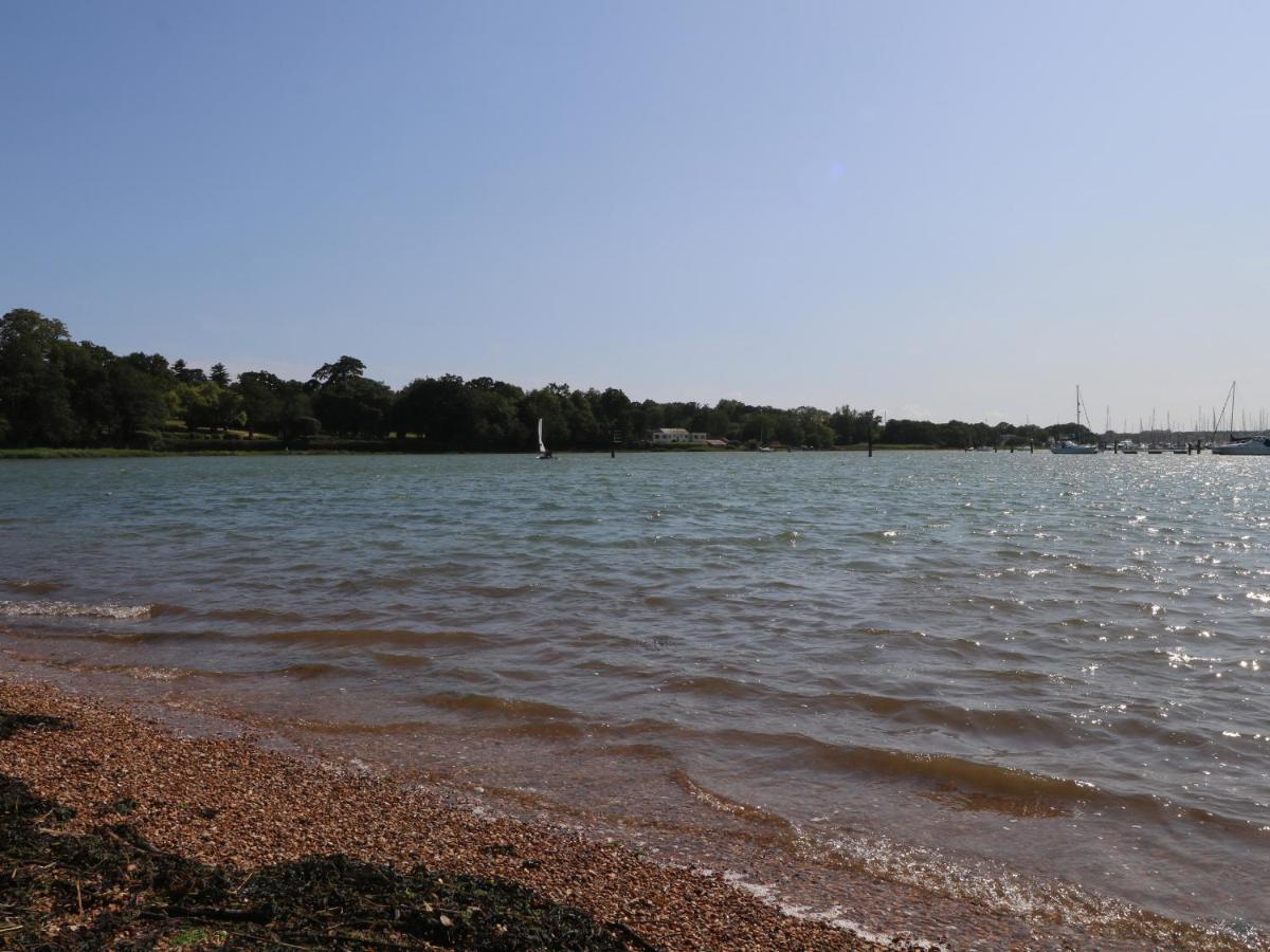 Solent Breezes, Caravan 108