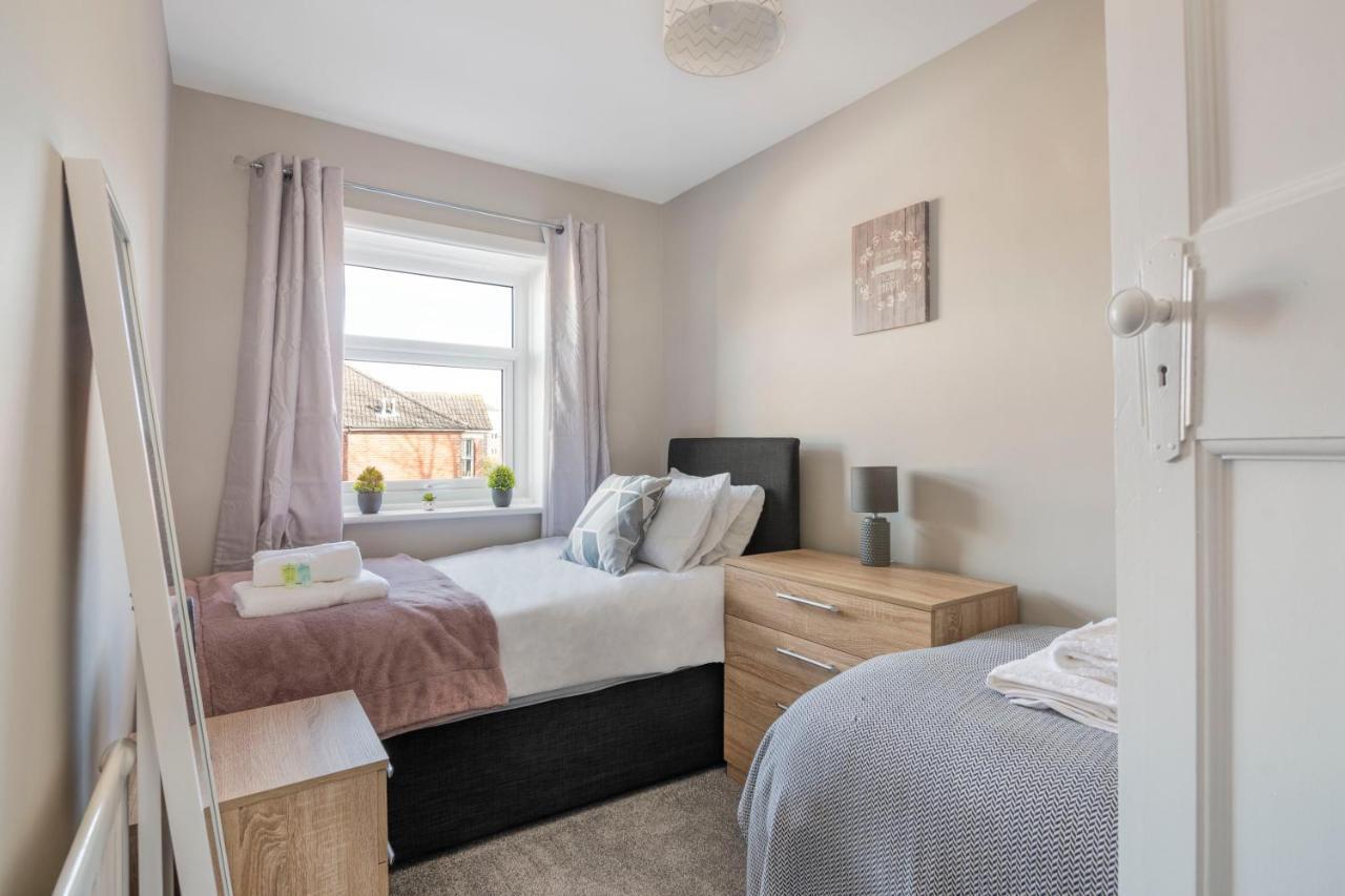 Spacious 3 Bed House, Netflix, Garden, Parking *