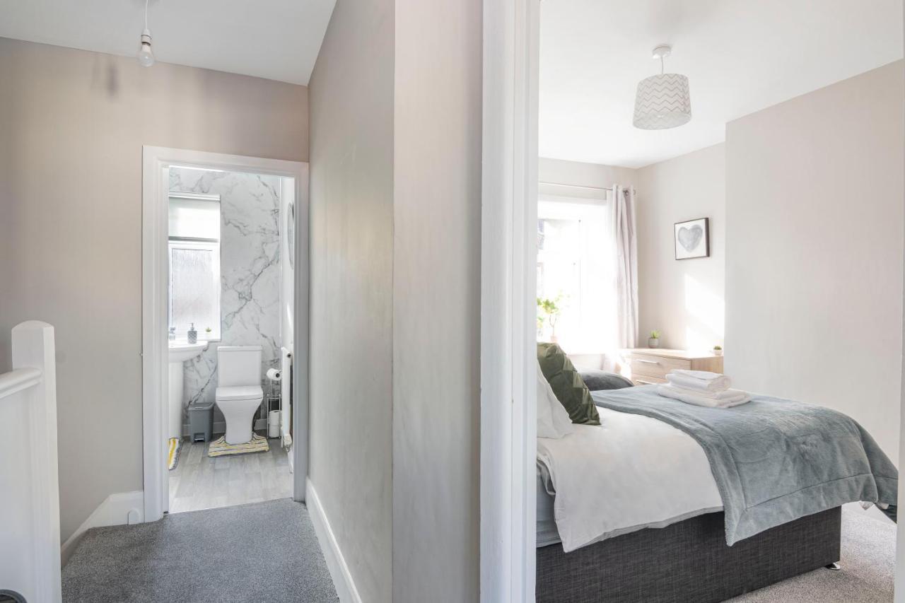 Apartment Spacious 3 Bed House, Netflix, Garden, Parking *