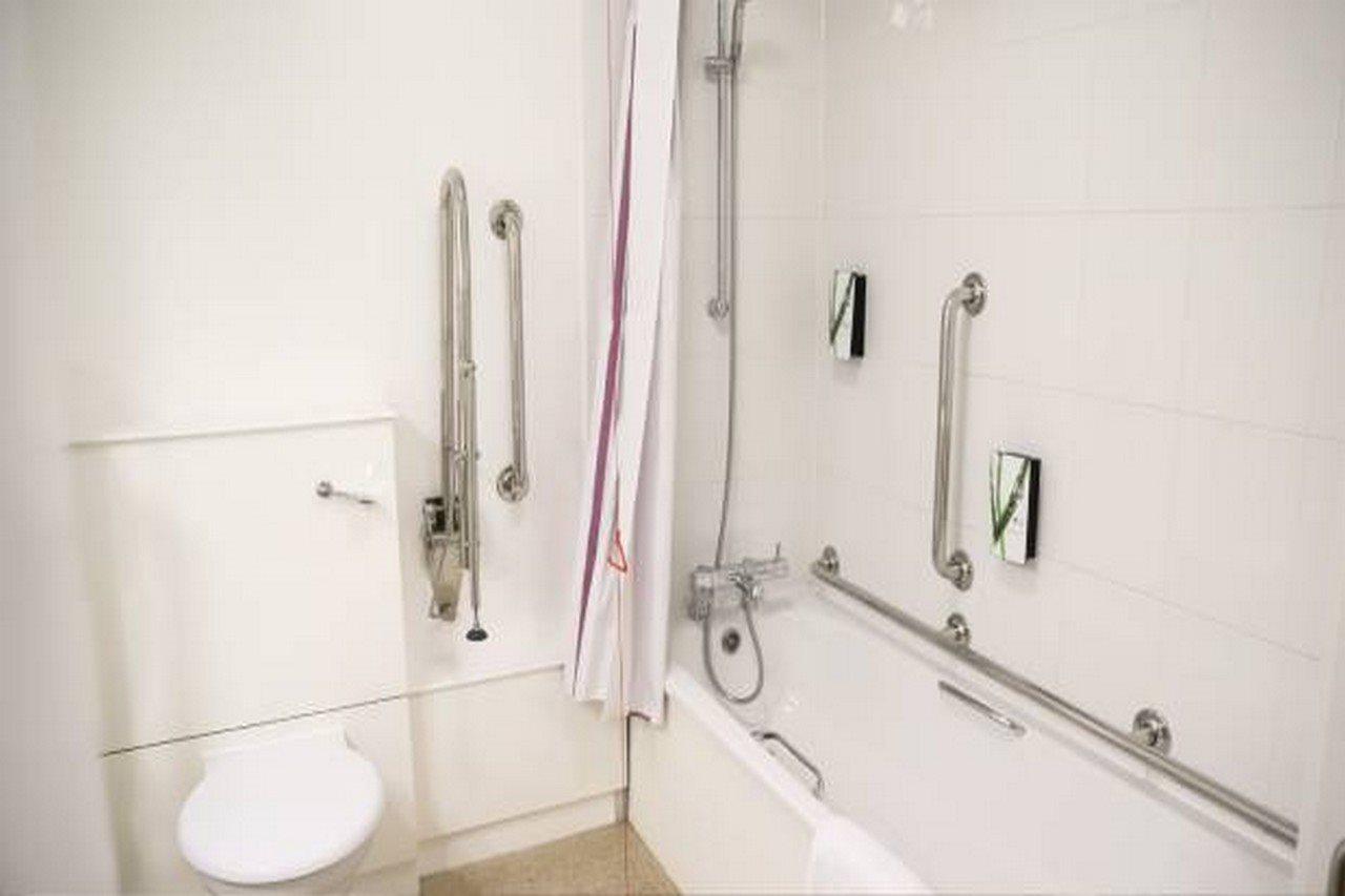 Hotel Premier West Quay 3*