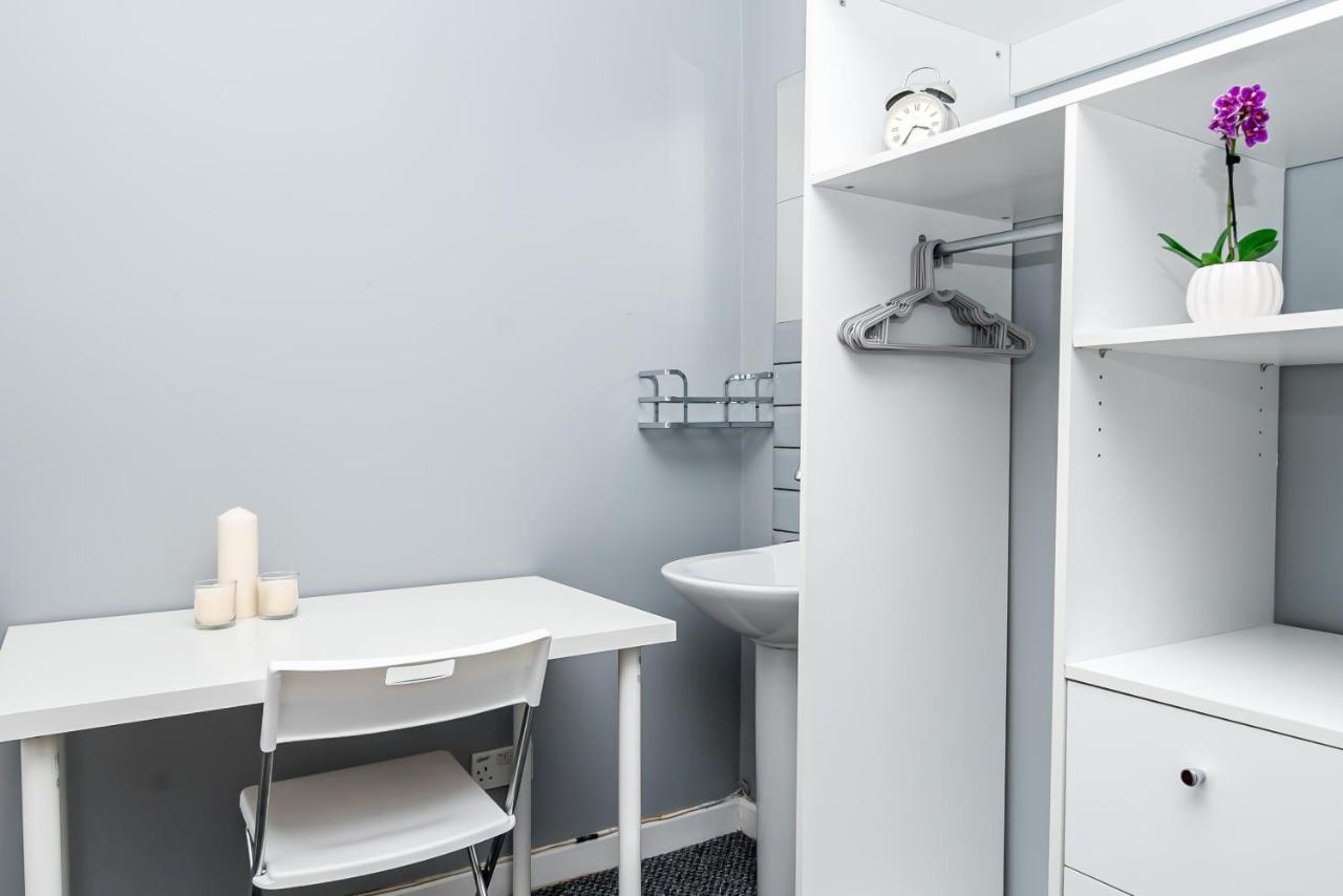 Shirley House: Self-catering Near Hospitals Guest house Southampton