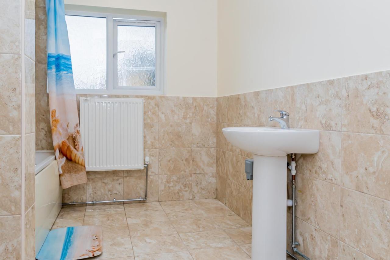 Guest house Shirley House: Self-catering Near Hospitals