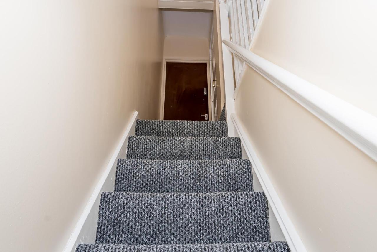Guest house Shirley House: Self-catering Near Hospitals