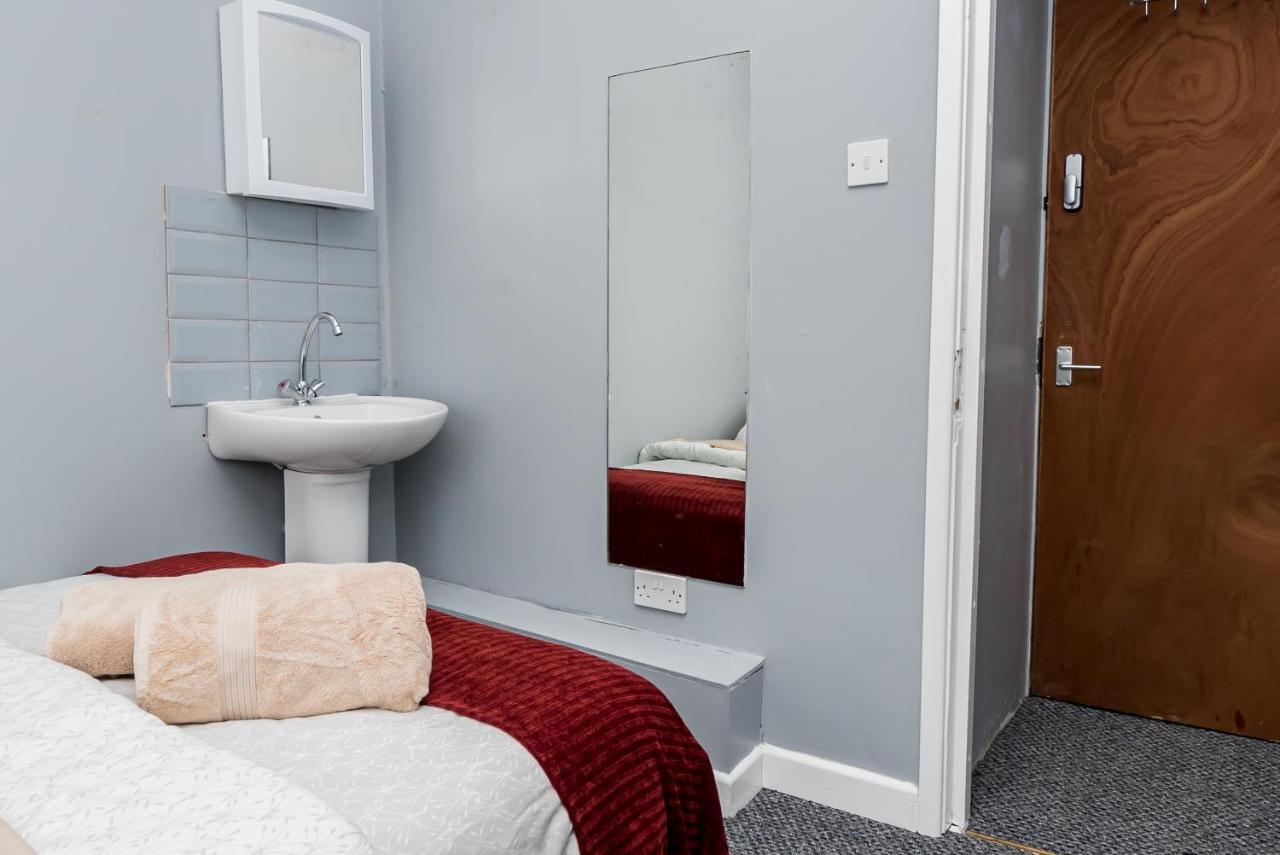 Guest house Shirley House: Self-catering Near Hospitals