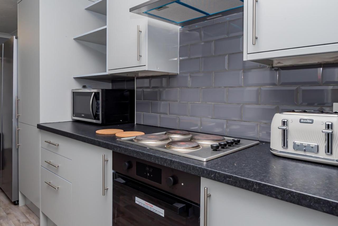 Guest house Shirley House: Self-catering Near Hospitals *