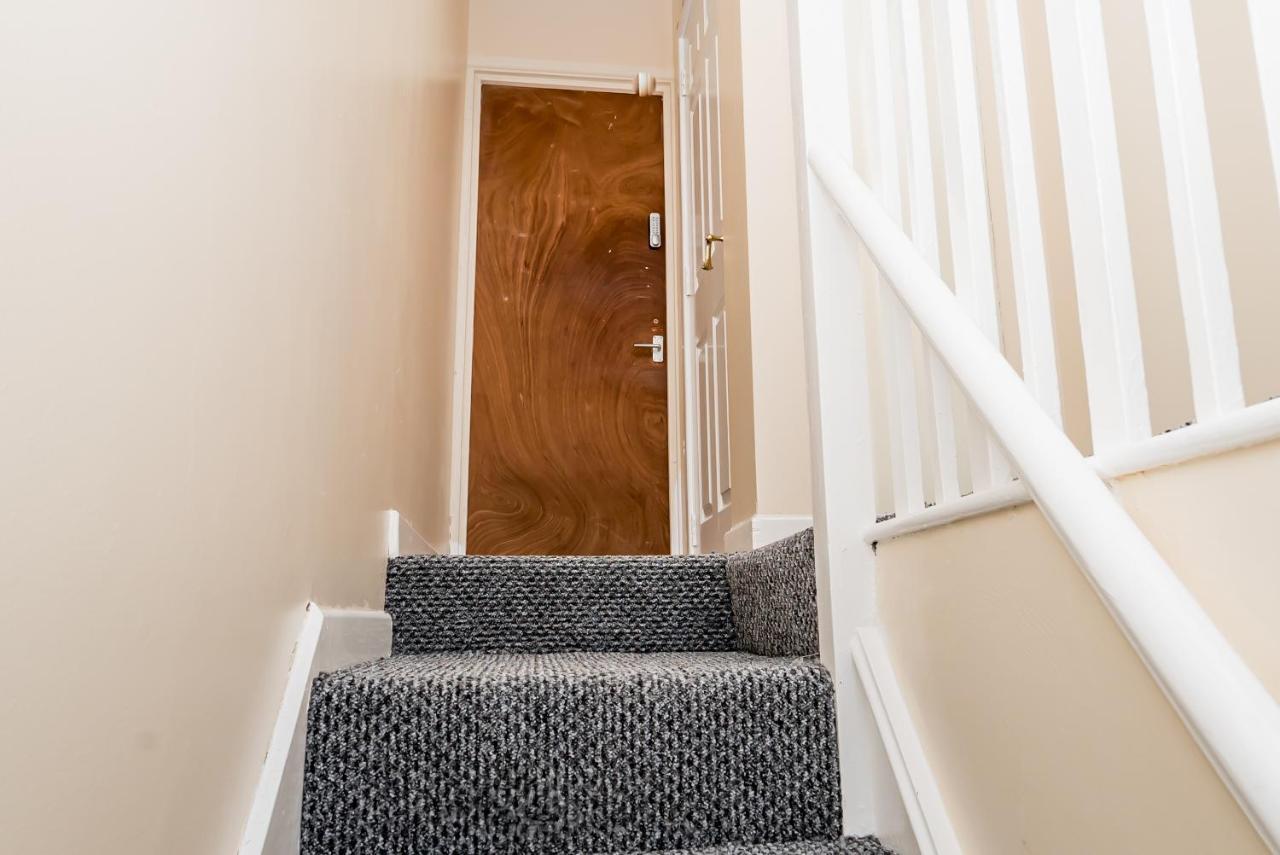 Guest house Shirley House: Self-catering Near Hospitals *