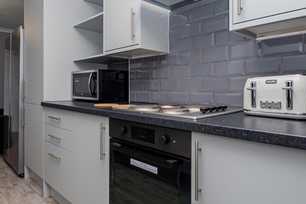 Shirley House: Self-catering Near Hospitals Guest house *