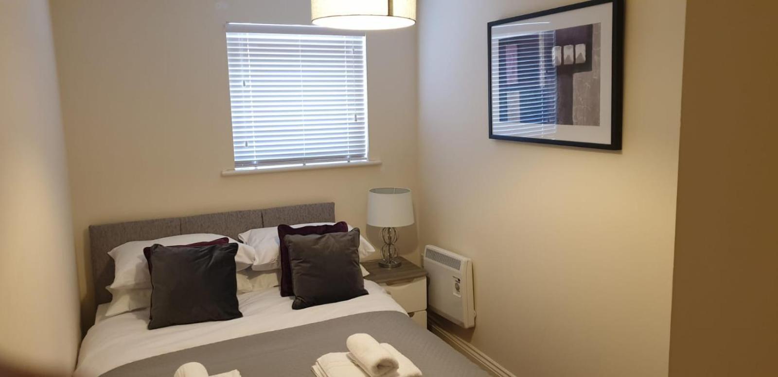 Centre Comfort: 2-bed With Parking * Southampton