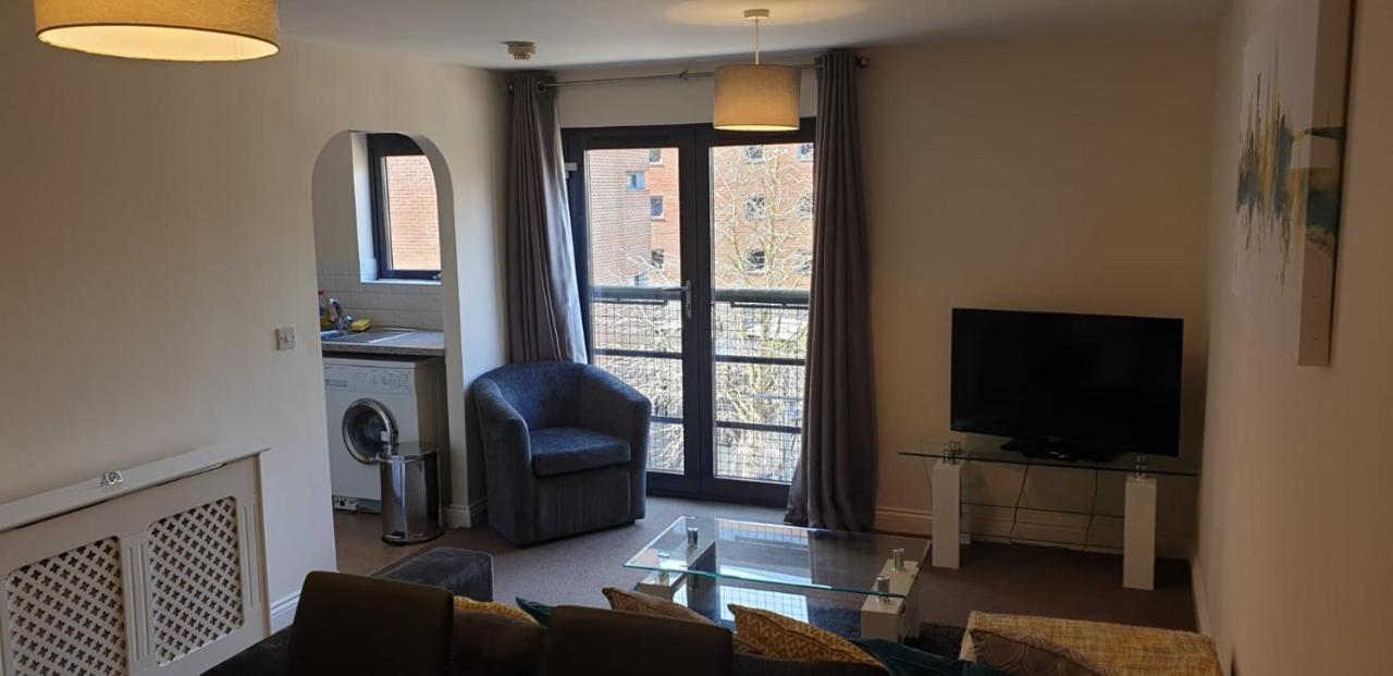 Centre Comfort: 2-bed With Parking * Southampton