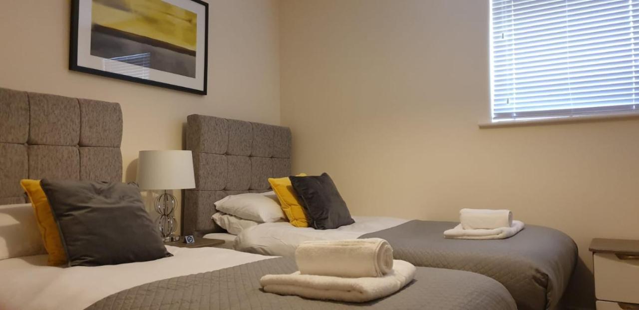 Centre Comfort: 2-bed With Parking Apartment
