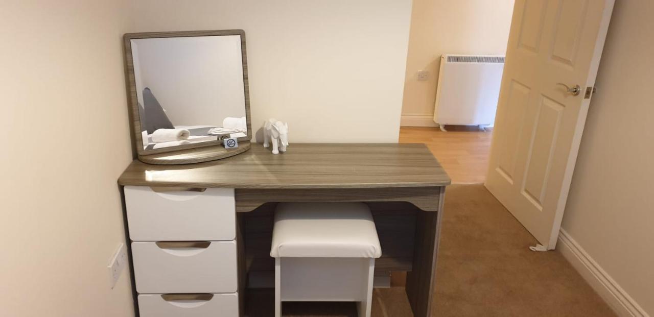 Centre Comfort: 2-bed With Parking *