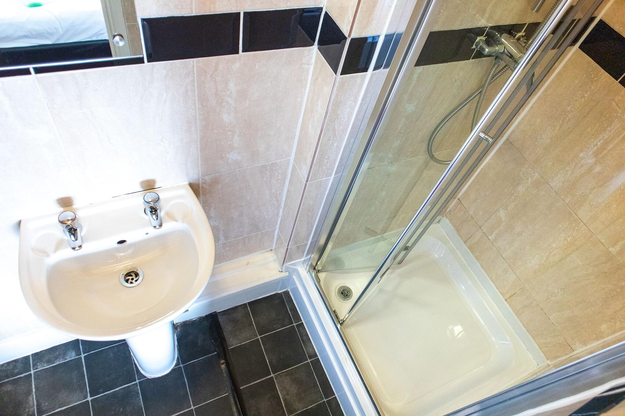 Addenro House Hotel 3*